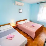 In Apartman *